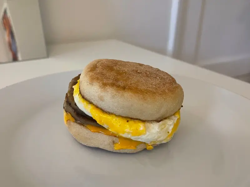 What Are Included In Popeyes Breakfast Menu? 2026 Popeyes Egg and Cheese Muffin Breakfast